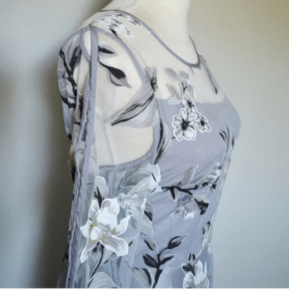 Gray / Black / White Floral Dress Size M - Picture 3 of 7
